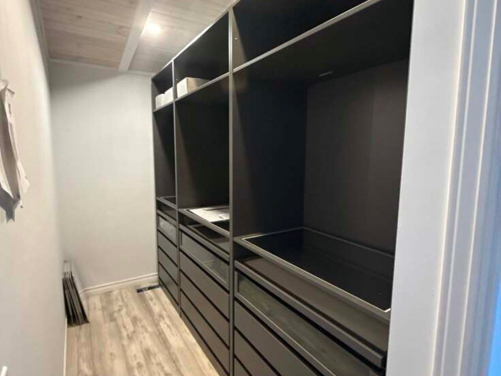 closet remodeling by RBConstruction